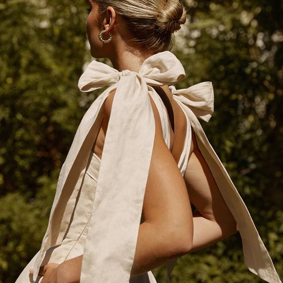 ❌SOLD❌Dissh AISLE PEARL LINEN BOW MINI DRESS - Picture 3 of 6